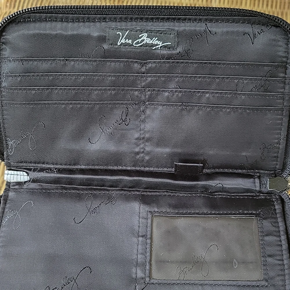 Vera Bradley wristlet in camellia